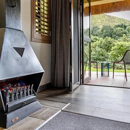 Cavern Resort & Spa Bergville Buitenkant foto