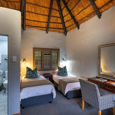 Cavern Resort & Spa Bergville Buitenkant foto